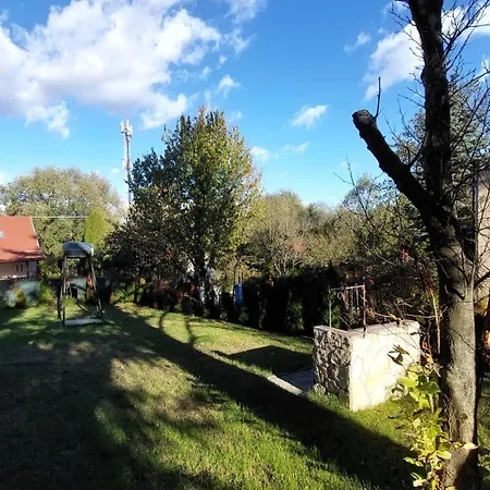 Boglarka Nyaralohaz * Balatonfuzfo