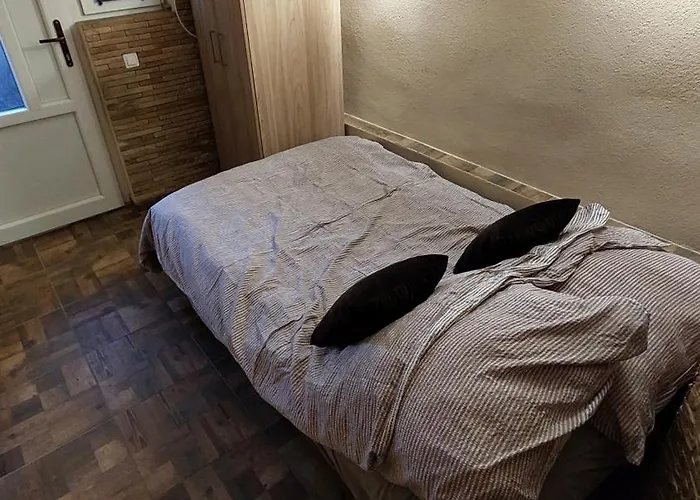 Boglarka Nyaralohaz *